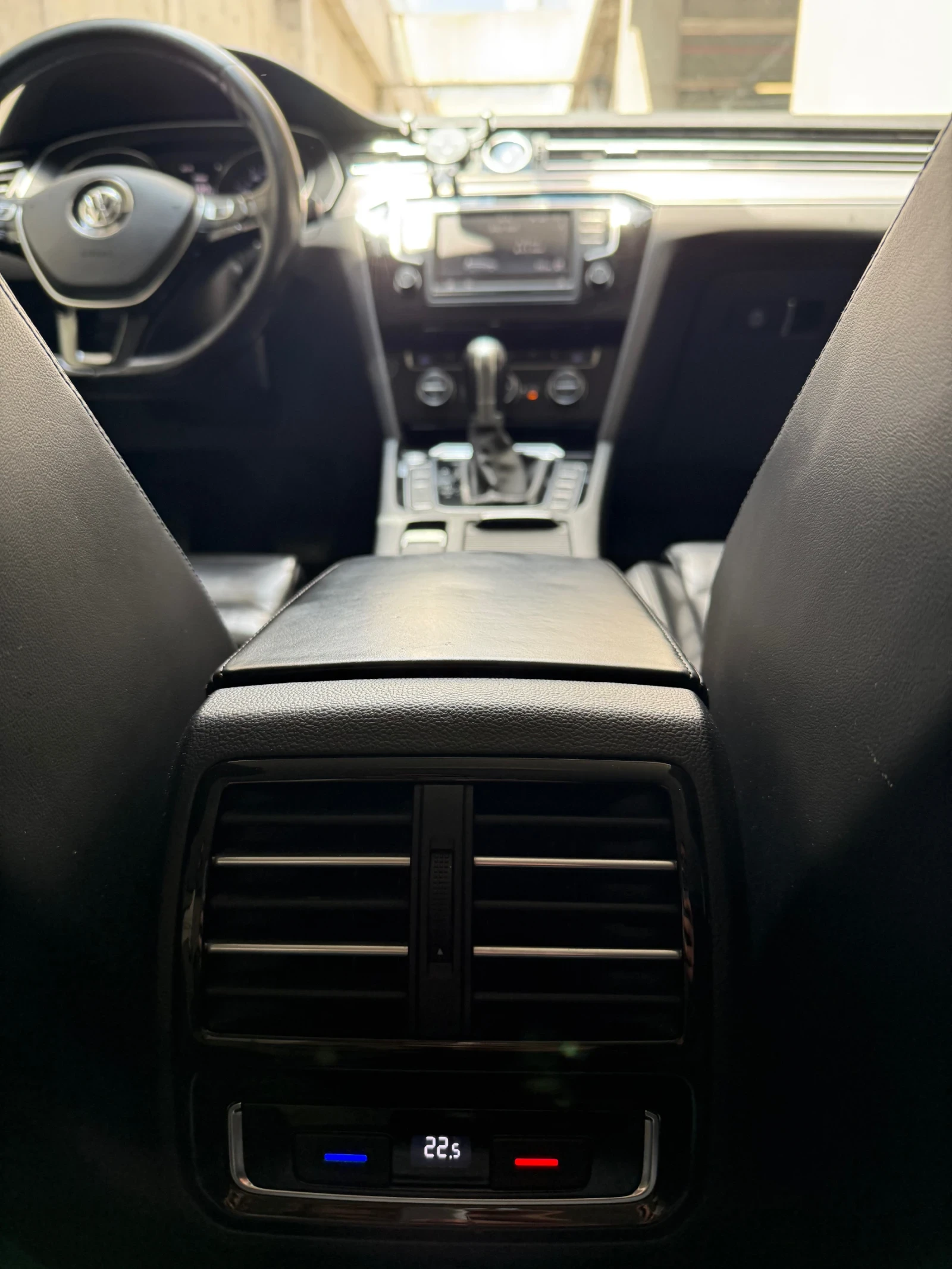 VW Passat 2.0 TDi 4Motion, снимка 10 - Автомобили и джипове - 54891719
