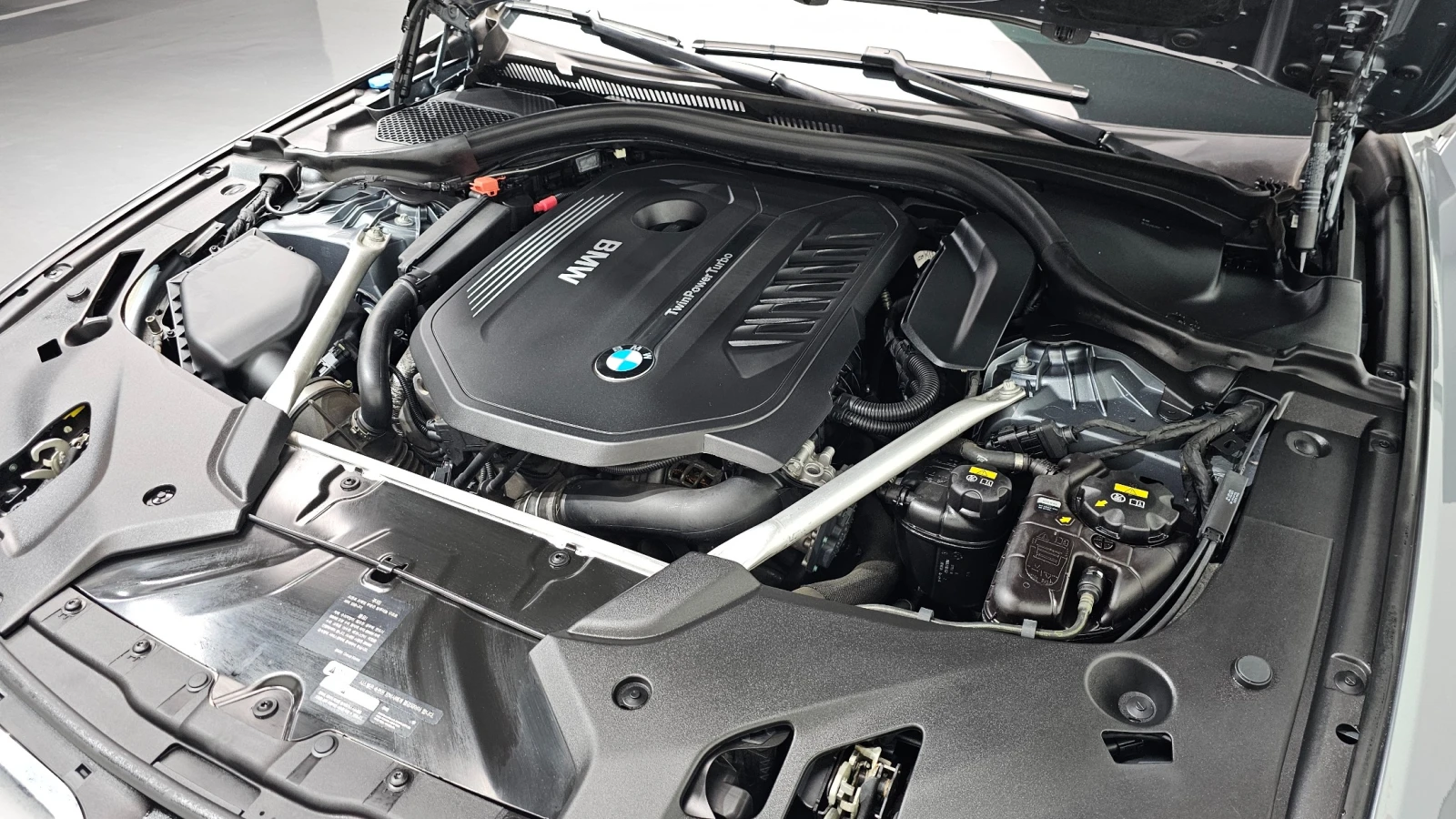BMW 540 xDrive Luxury Plus G30, снимка 16 - Автомобили и джипове - 54976450