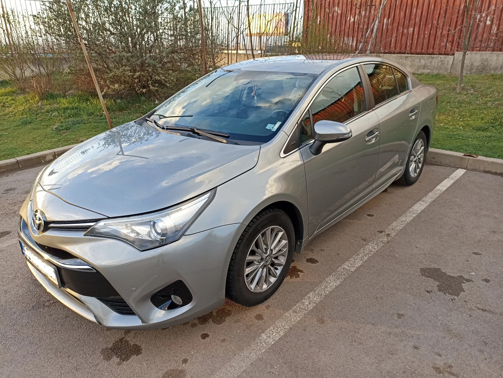 Toyota Avensis Avensis III (facelift 2015), снимка 8 - Автомобили и джипове - 55103593