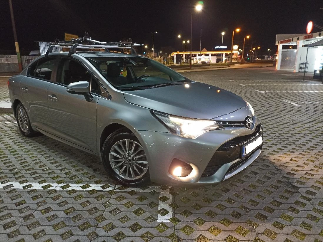 Toyota Avensis Avensis III (facelift 2015), снимка 2 - Автомобили и джипове - 55103593
