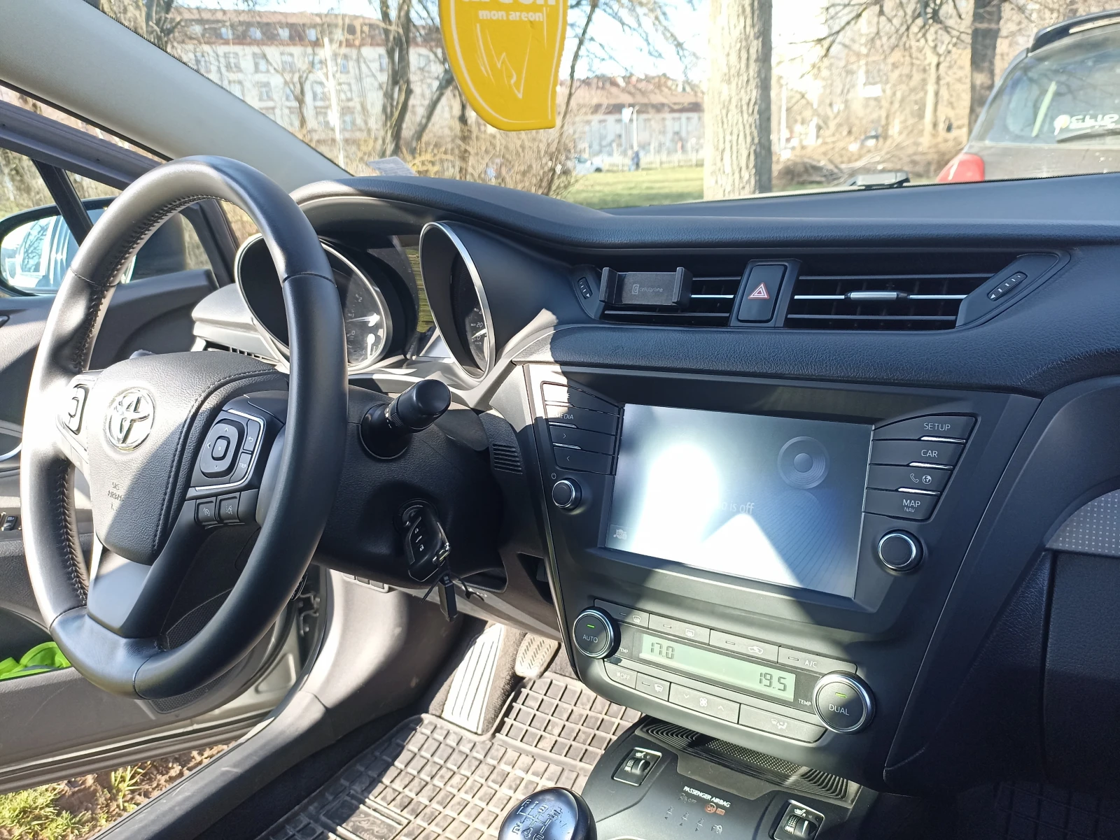 Toyota Avensis Avensis III (facelift 2015), снимка 13 - Автомобили и джипове - 55663048