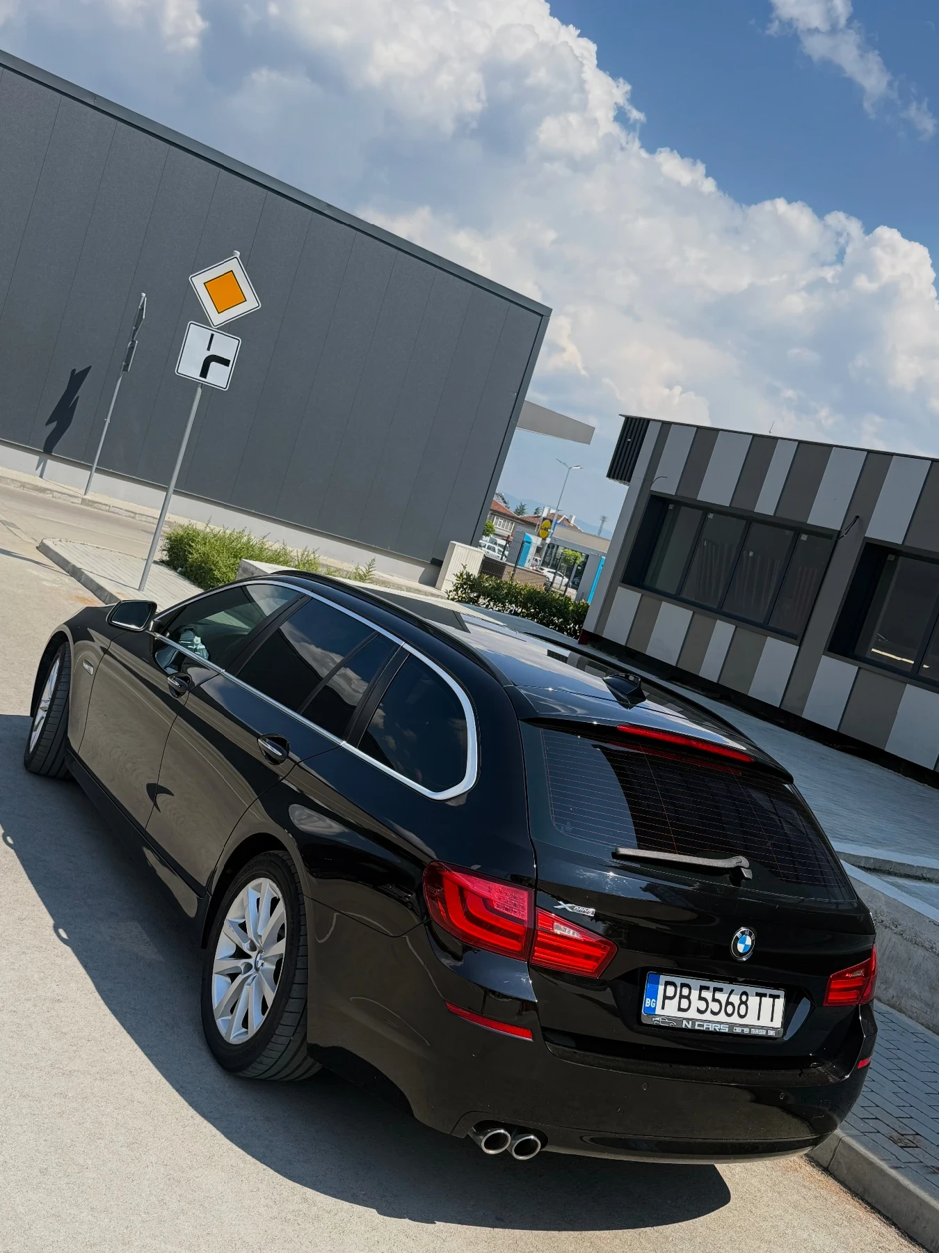 BMW 530 258 к.с XDRIVE * ТОП СЪСТОЯНИЕ* , снимка 3 - Автомобили и джипове - 55351324