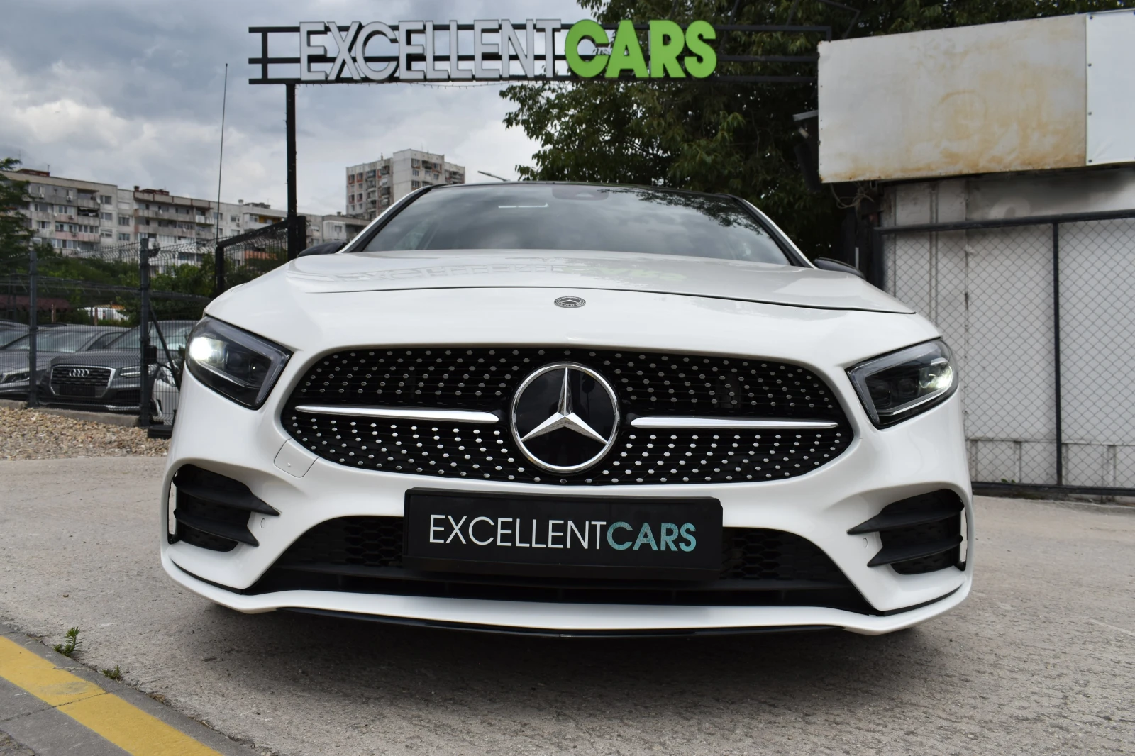 Mercedes-Benz A 220 AMG-LINE* 4MATIC* FULL-LED* CAMERA* PANORAMA, снимка 6 - Автомобили и джипове - 55413778