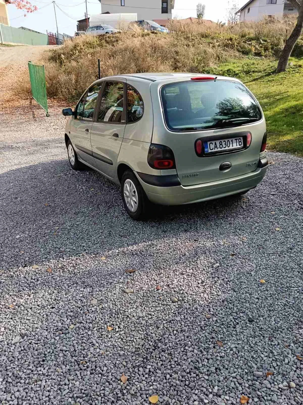 Renault Scenic, снимка 13 - Автомобили и джипове - 55960838