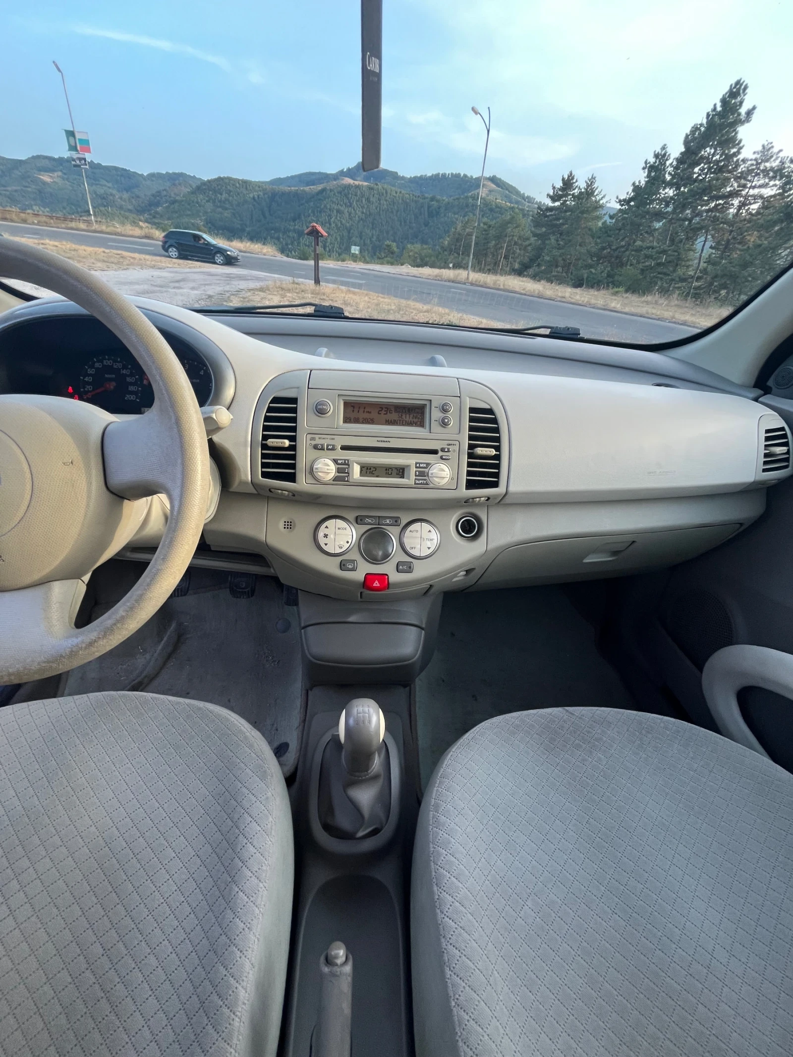 Nissan Micra 1.5 dCi 82 к.с., снимка 11 - Автомобили и джипове - 56012278