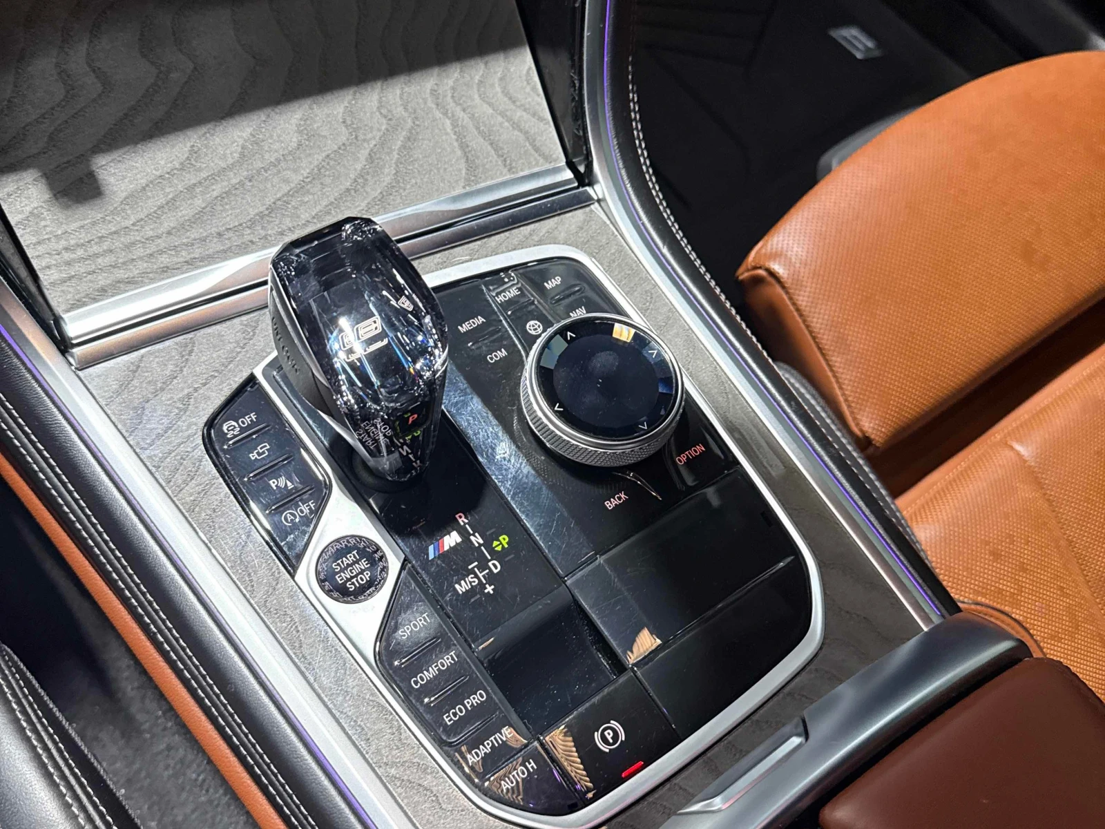 BMW 850 * АВТОКРЕДИТ * ГЛАВНО ПРЕДСТАВИТЕЛСТВО, снимка 11 - Автомобили и джипове - 56048578