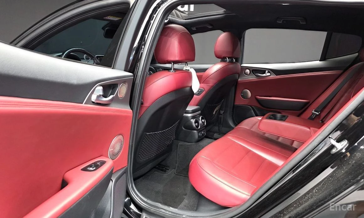 Kia Stinger, снимка 11 - Автомобили и джипове - 56639715