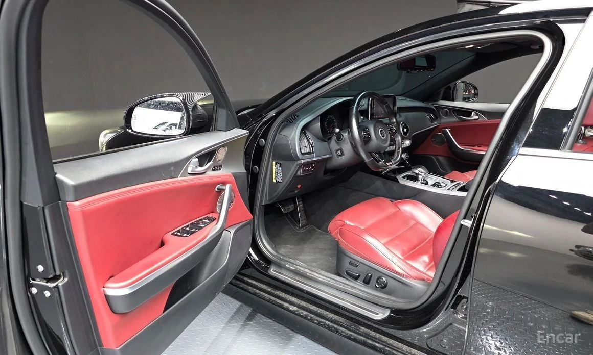 Kia Stinger, снимка 10 - Автомобили и джипове - 56639715