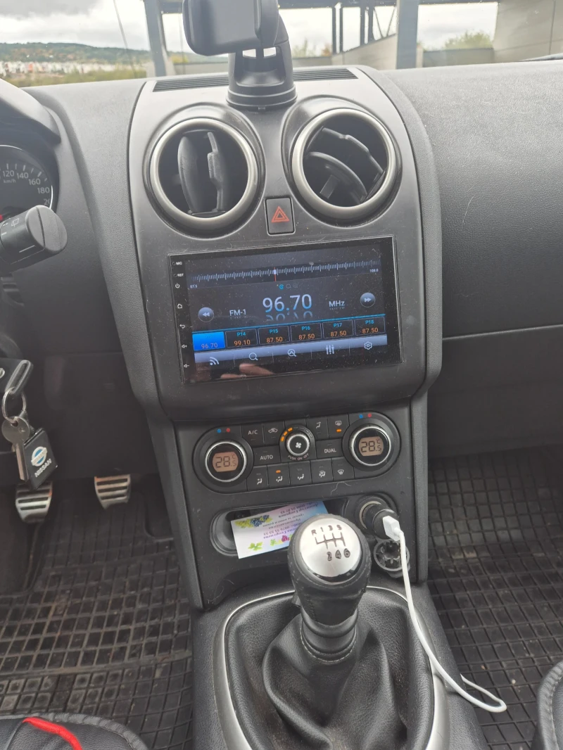 Nissan Qashqai, снимка 10 - Автомобили и джипове - 52351715