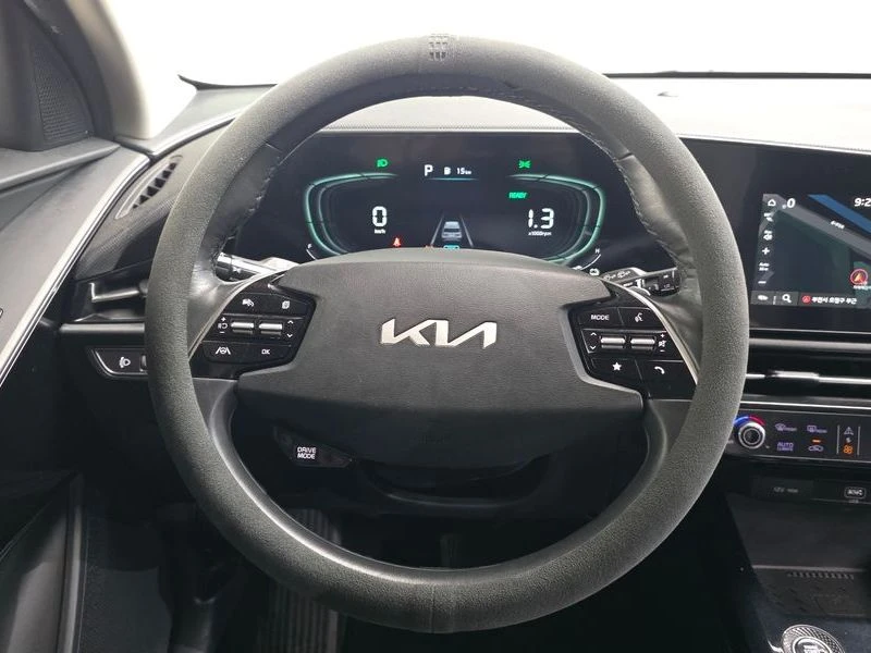 Kia Niro 1.6 Automatic, снимка 13 - Автомобили и джипове - 55867907