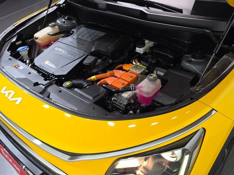 Kia Niro 1.6 Automatic, снимка 6 - Автомобили и джипове - 55867907