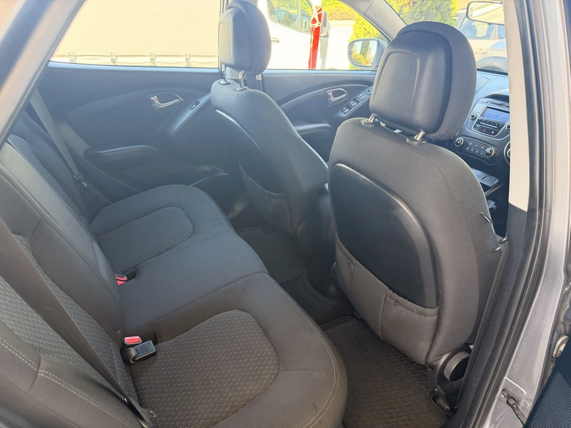 Hyundai IX35 2.0tdi 140ks 4X4, снимка 10 - Автомобили и джипове - 53512368