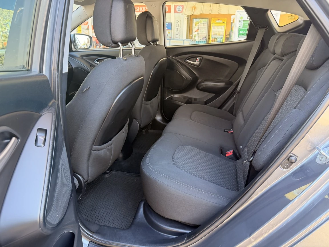 Hyundai IX35 2.0tdi 140ks 4X4, снимка 11 - Автомобили и джипове - 53512368