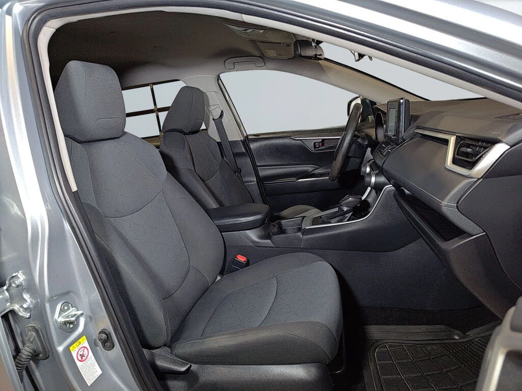 Toyota Rav4  LE FWD, снимка 17 - Автомобили и джипове - 54711322