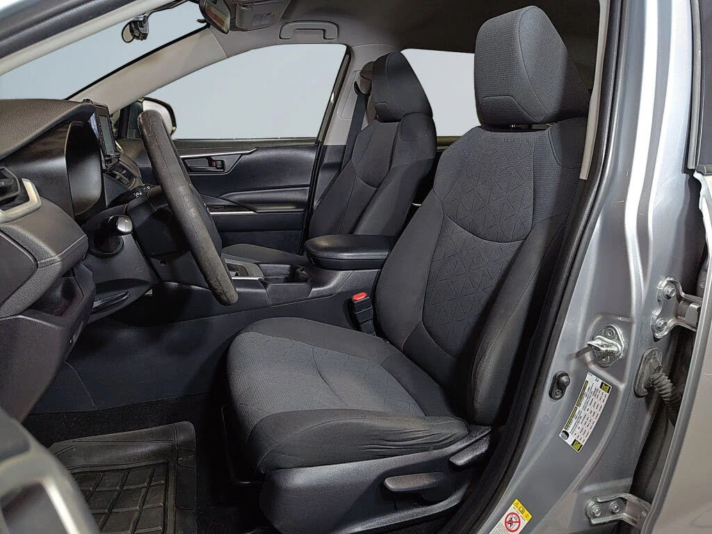 Toyota Rav4  LE FWD, снимка 9 - Автомобили и джипове - 54711322