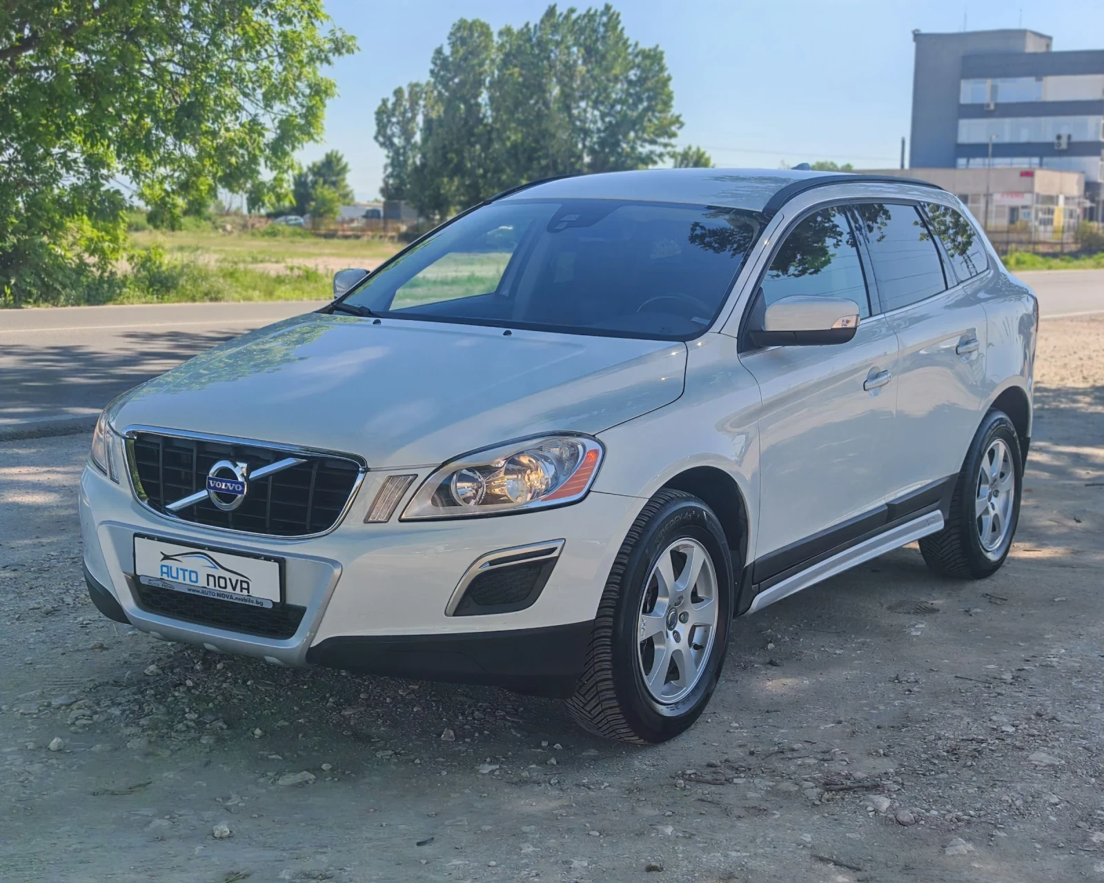 Volvo XC60 2.4 163 К.С. АВТОМАТ!ДИЗЕЛ!4Х4! , снимка 3 - Автомобили и джипове - 54719135