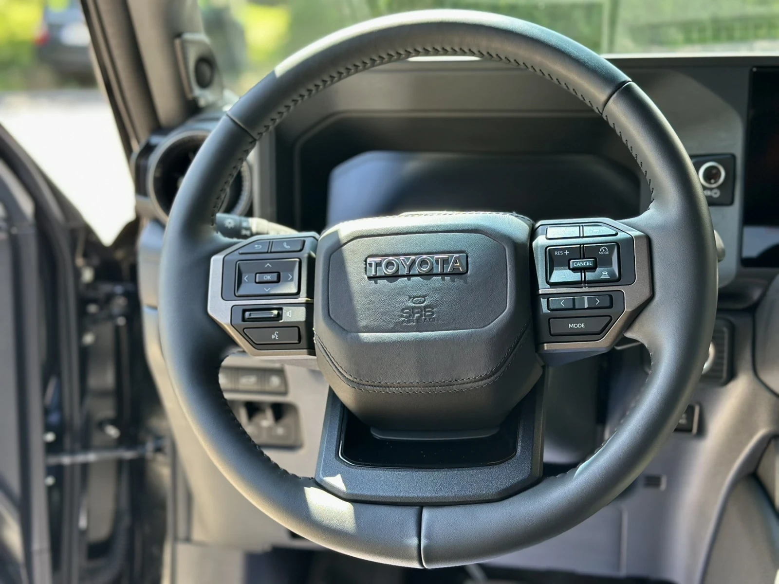Toyota Land cruiser J250 4W-Drive FULL FULL, снимка 5 - Автомобили и джипове - 54776150