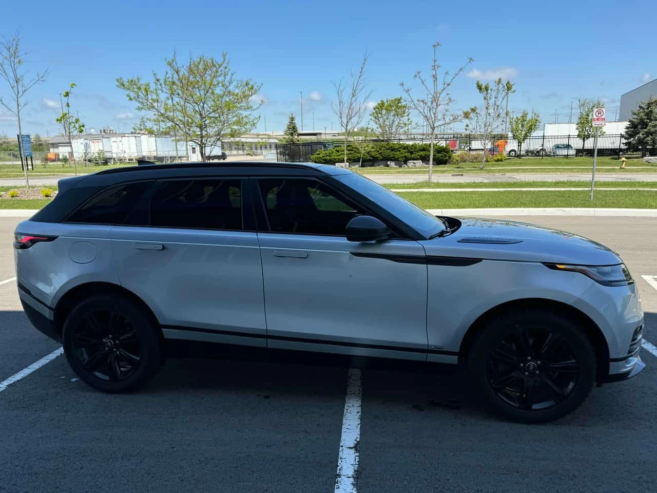Land Rover Range Rover Velar * R Dynamic S * 2 КЛЮЧА * АВТОКРЕДИТ, снимка 3 - Автомобили и джипове - 54811837