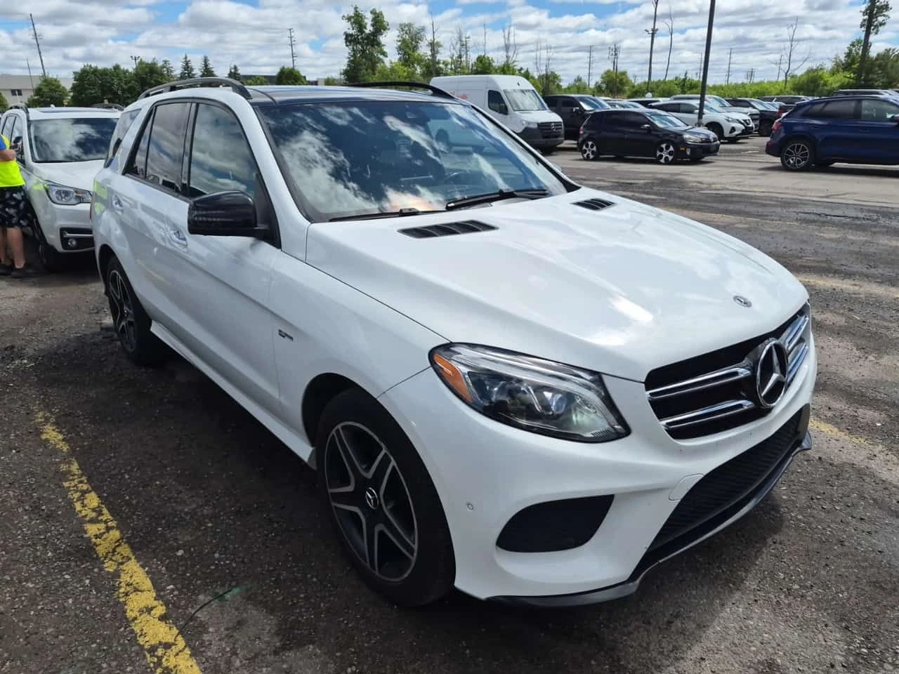 Mercedes-Benz GLE * AMG 43 * CARFAX * Бeз инциденти * , снимка 2 - Автомобили и джипове - 54941320