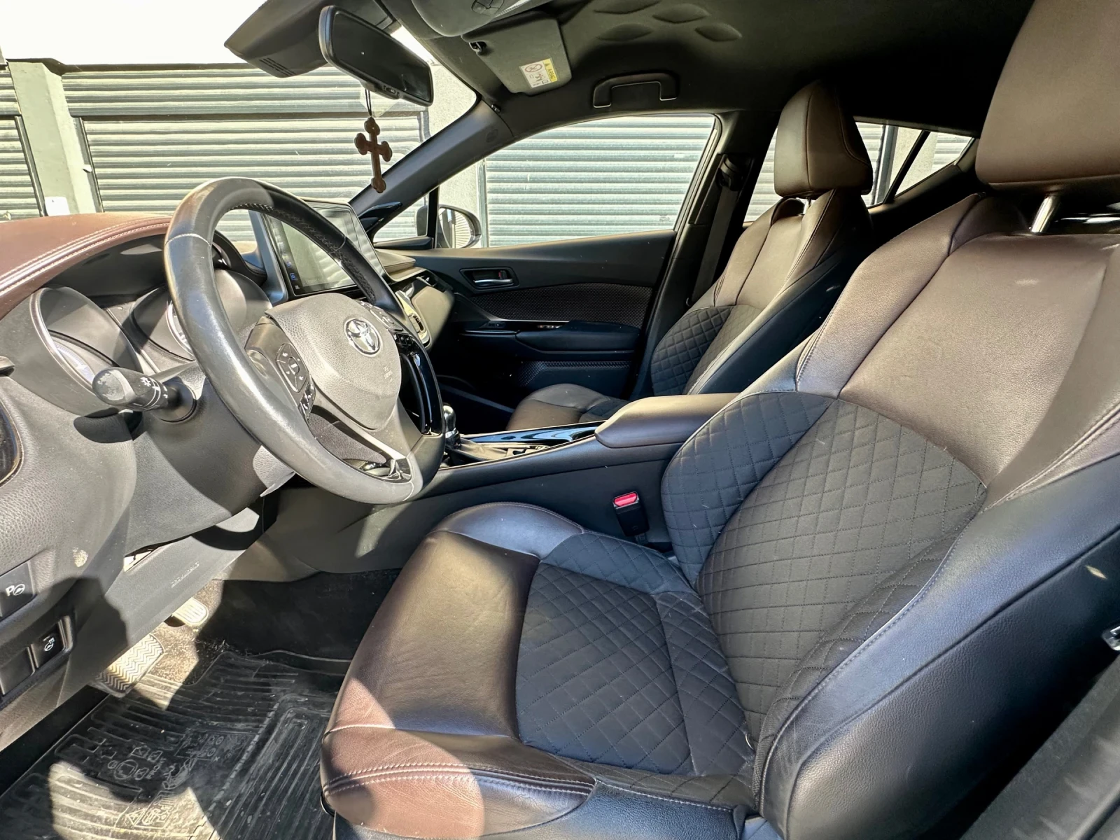 Toyota C-HR 1.8, снимка 5 - Автомобили и джипове - 55284435