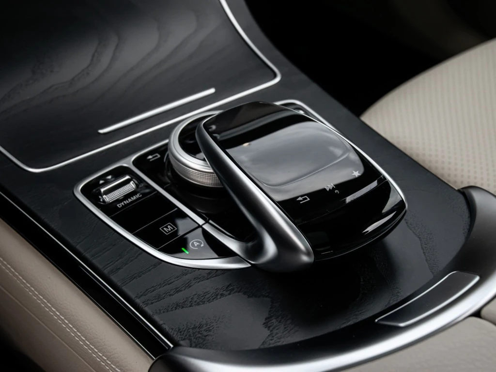 Mercedes-Benz GLC 300 4MATIC AMG Line, снимка 14 - Автомобили и джипове - 55875890