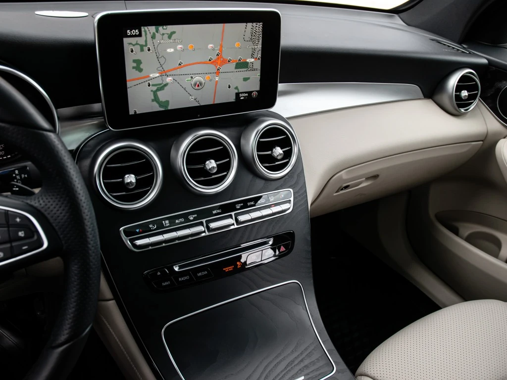 Mercedes-Benz GLC 300 4MATIC AMG Line, снимка 13 - Автомобили и джипове - 55875890