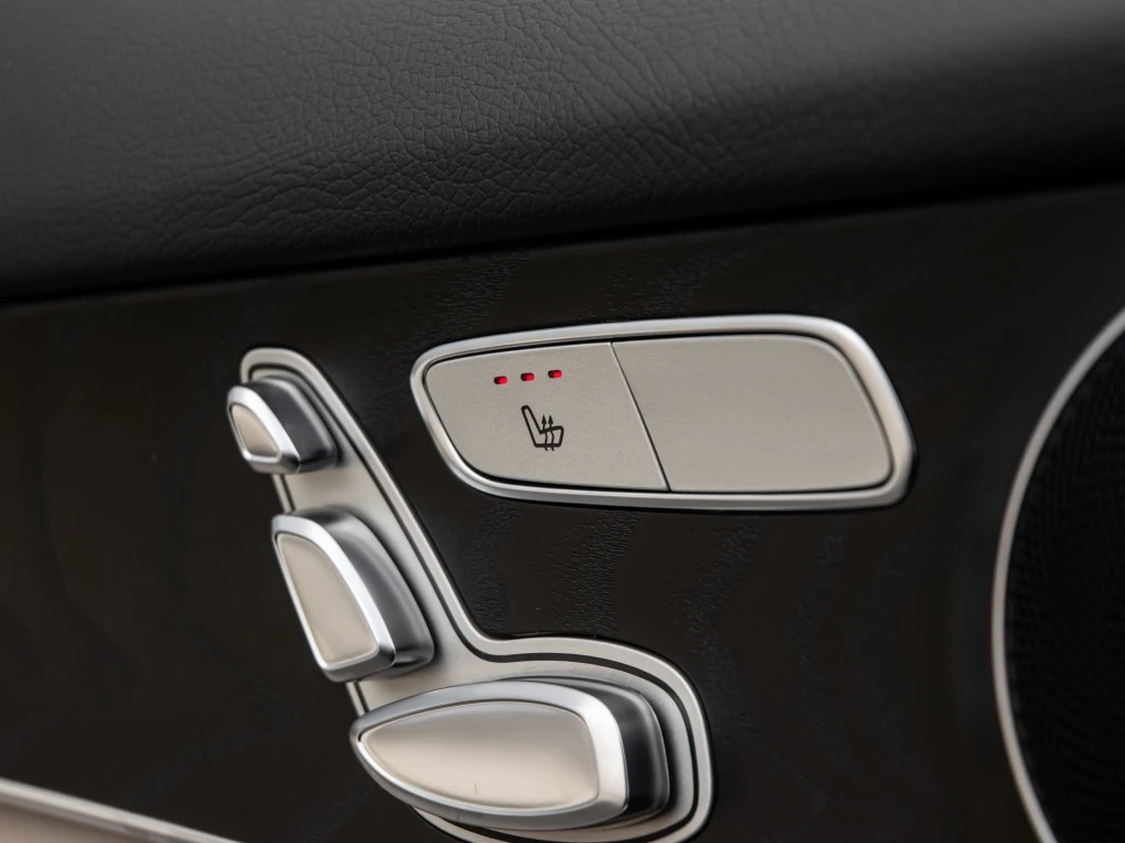 Mercedes-Benz GLC 300 4MATIC AMG Line, снимка 12 - Автомобили и джипове - 55875890