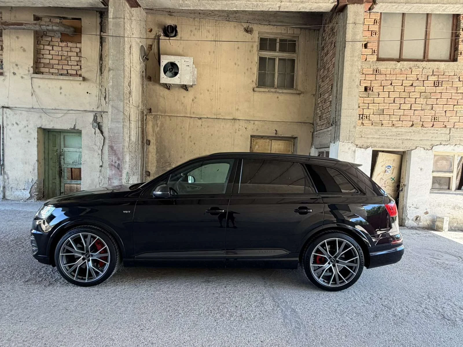 Audi SQ7 4.0TDI, 435кс, 2018г, 7мес.ОБСЛУЖЕНА, ВСИЧКО ПЛАТЕ, снимка 2 - Автомобили и джипове - 56246831