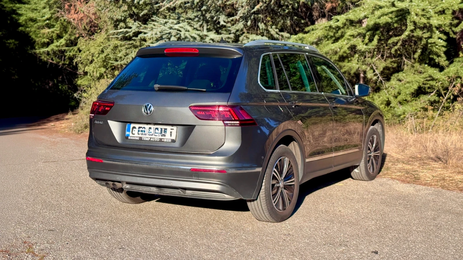 VW Tiguan 190HP 4Motion Highline, снимка 6 - Автомобили и джипове - 56379669