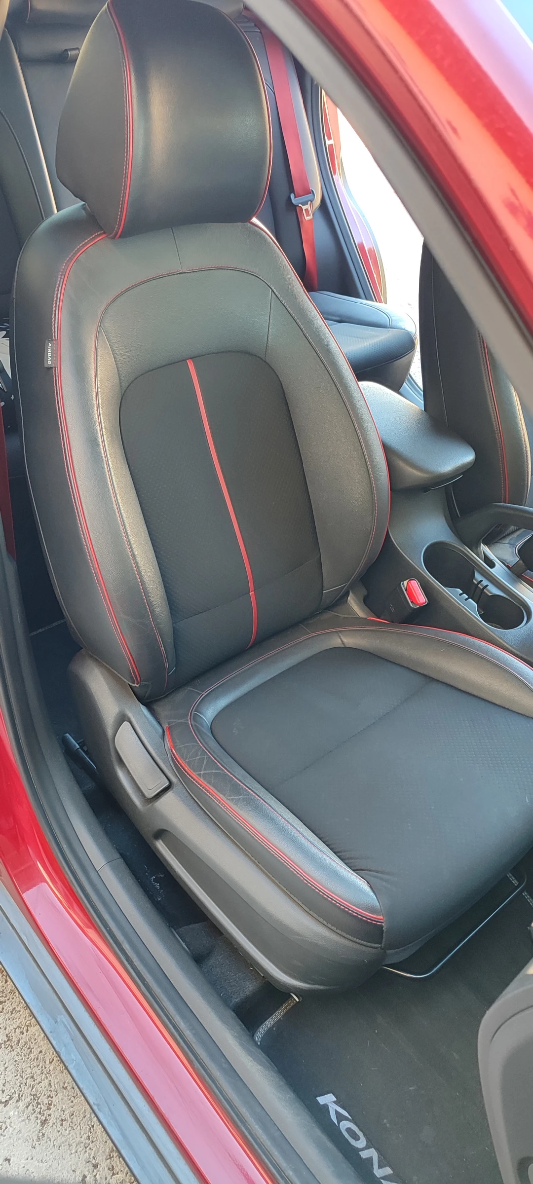 Hyundai Kona, снимка 17 - Автомобили и джипове - 56510041