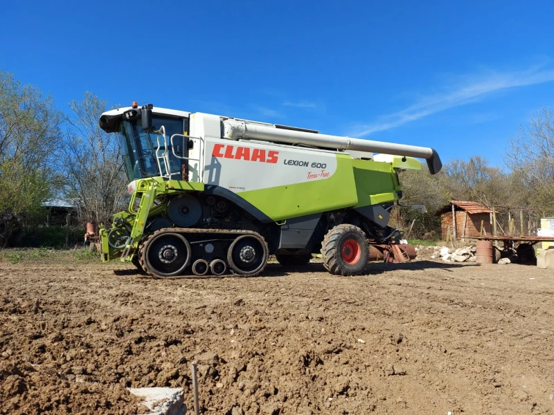 Комбайн Claas Lexion 600 TT, снимка 2 - Селскостопанска техника - 52644213