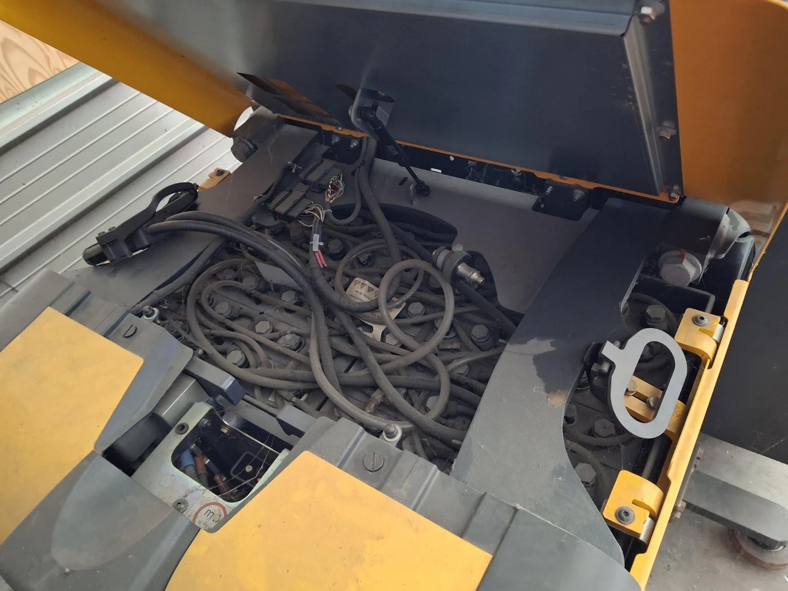 Мини челни товарачи JCB Jungheinrich EKS 210, снимка 3 - Индустриална техника - 56266472