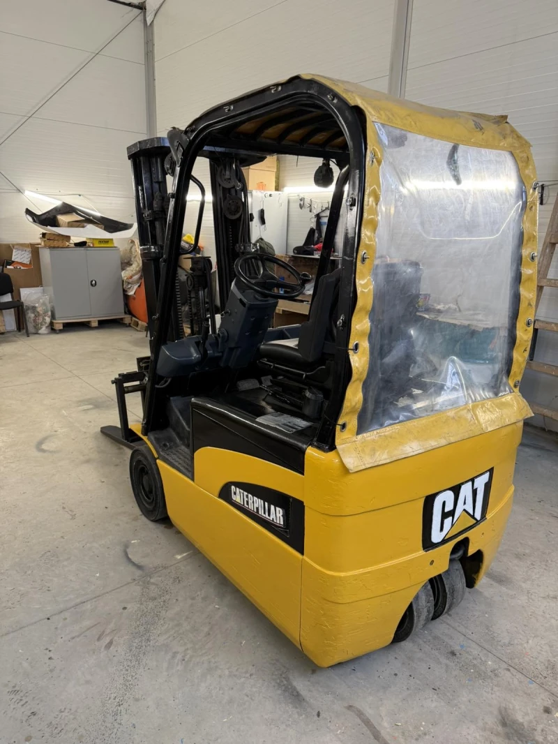 Електрокар Cat, снимка 7 - Индустриална техника - 53417778