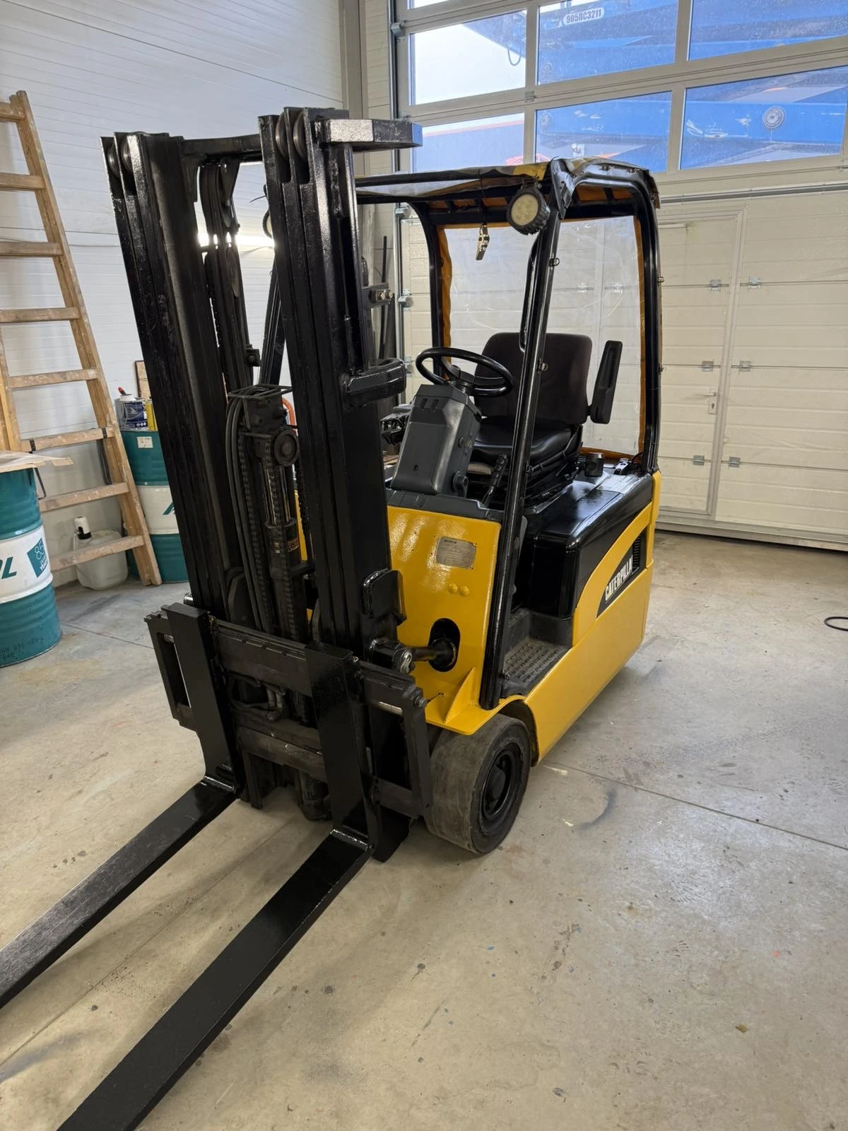 ���������� Cat | Mobile.bg � ����������� 8