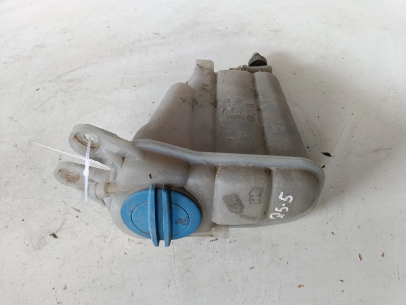 казанче антифриз 8K0121403G 2.0TDI Audi Q5