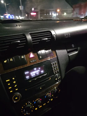 Mercedes-Benz C 200, снимка 9