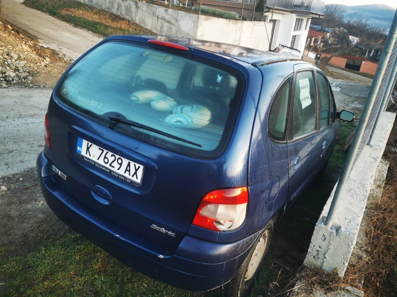 Renault Scenic 1.6 газ-бензин, снимка 13 - Автомобили и джипове - 48601066