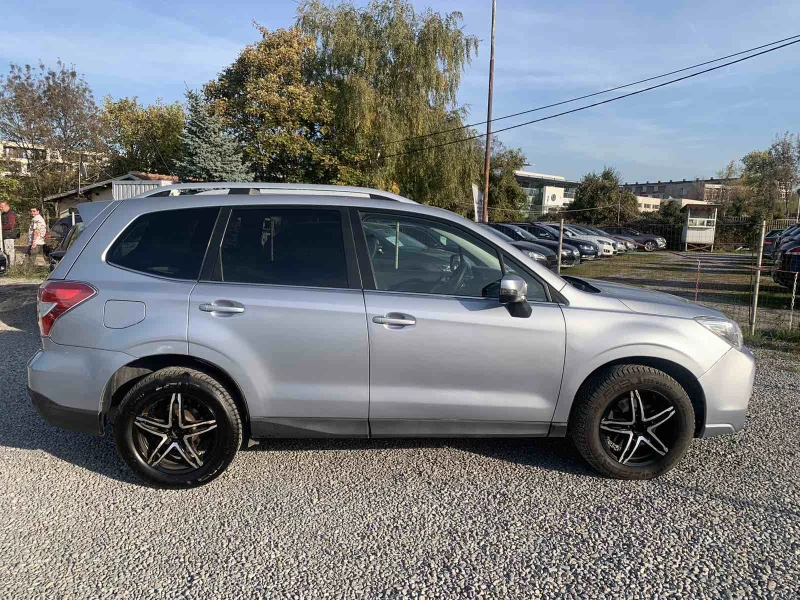 Subaru Forester 2.0XT, снимка 12 - Автомобили и джипове - 47743379