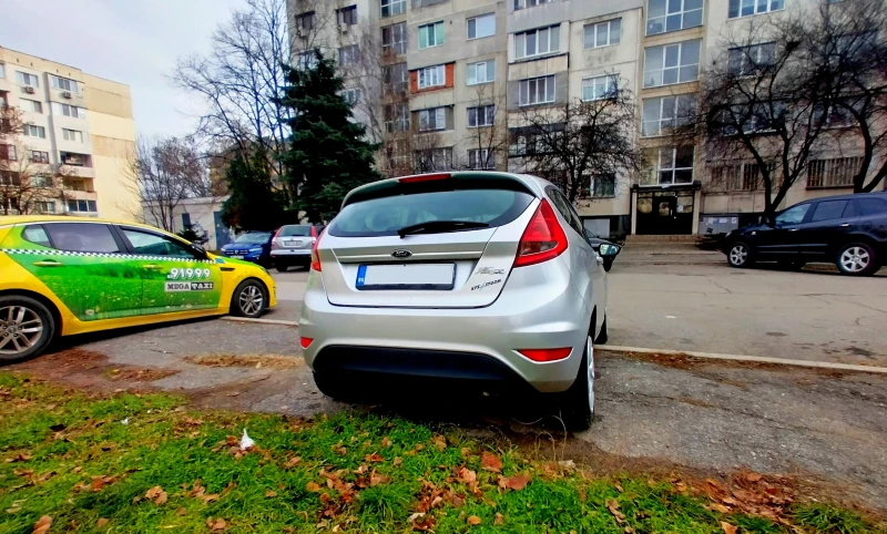 Ford Fiesta 16v-A/C-MK-7, снимка 5 - Автомобили и джипове - 48536619