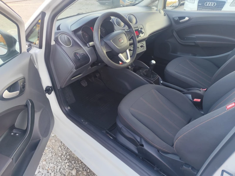 Seat Ibiza 1.2 бензин , снимка 12 - Автомобили и джипове - 48752825