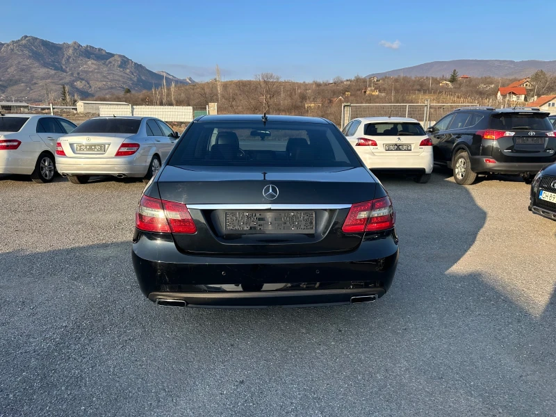 Mercedes-Benz E 350 AMG PACK* AVANTGARDE* 231к.с.* LED* НАВИ, снимка 5 - Автомобили и джипове - 49090157