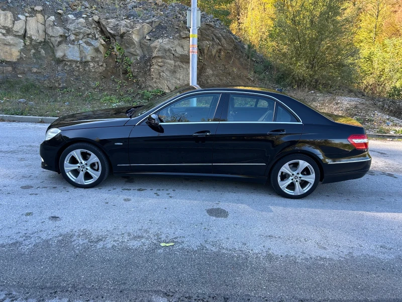 Mercedes-Benz E 220, снимка 2 - Автомобили и джипове - 52145312