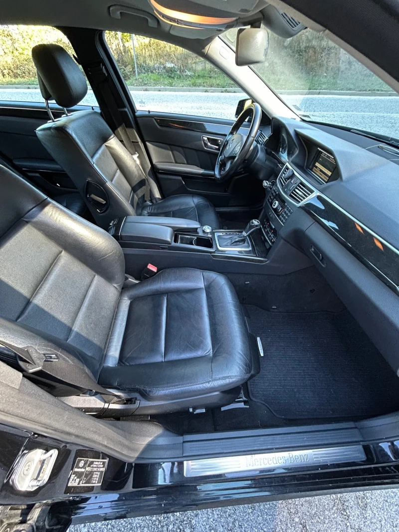 Mercedes-Benz E 220, снимка 9 - Автомобили и джипове - 52145312