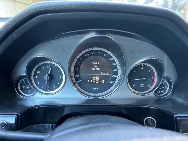 Mercedes-Benz E 220, снимка 4 - Автомобили и джипове - 52145312