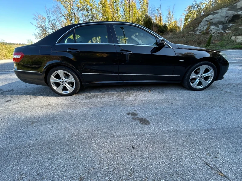 Mercedes-Benz E 220, снимка 3 - Автомобили и джипове - 52145312