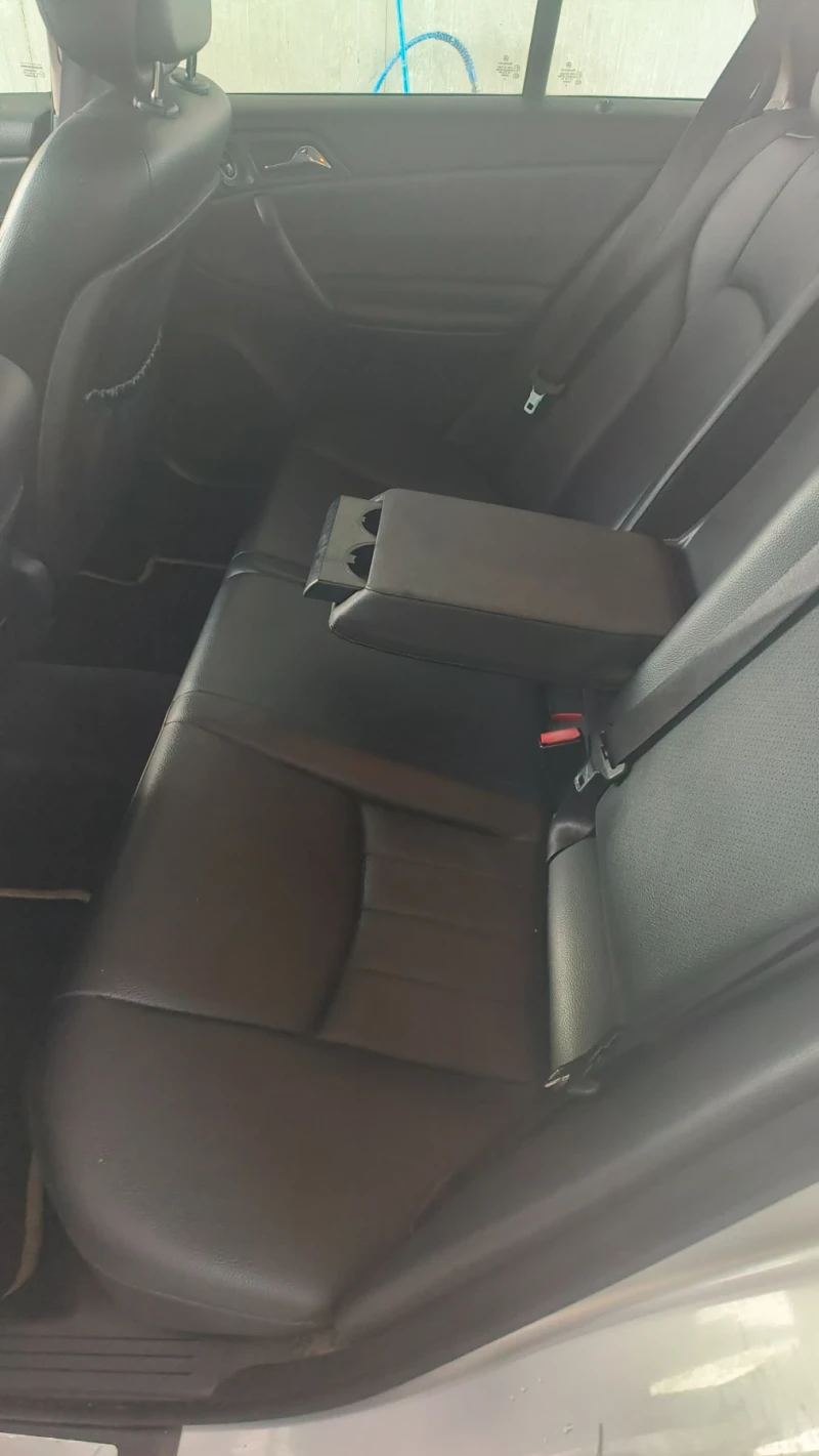 Mercedes-Benz C 200, снимка 9 - Автомобили и джипове - 52749161