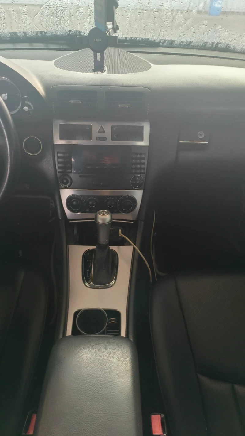 Mercedes-Benz C 200, снимка 8 - Автомобили и джипове - 52749161