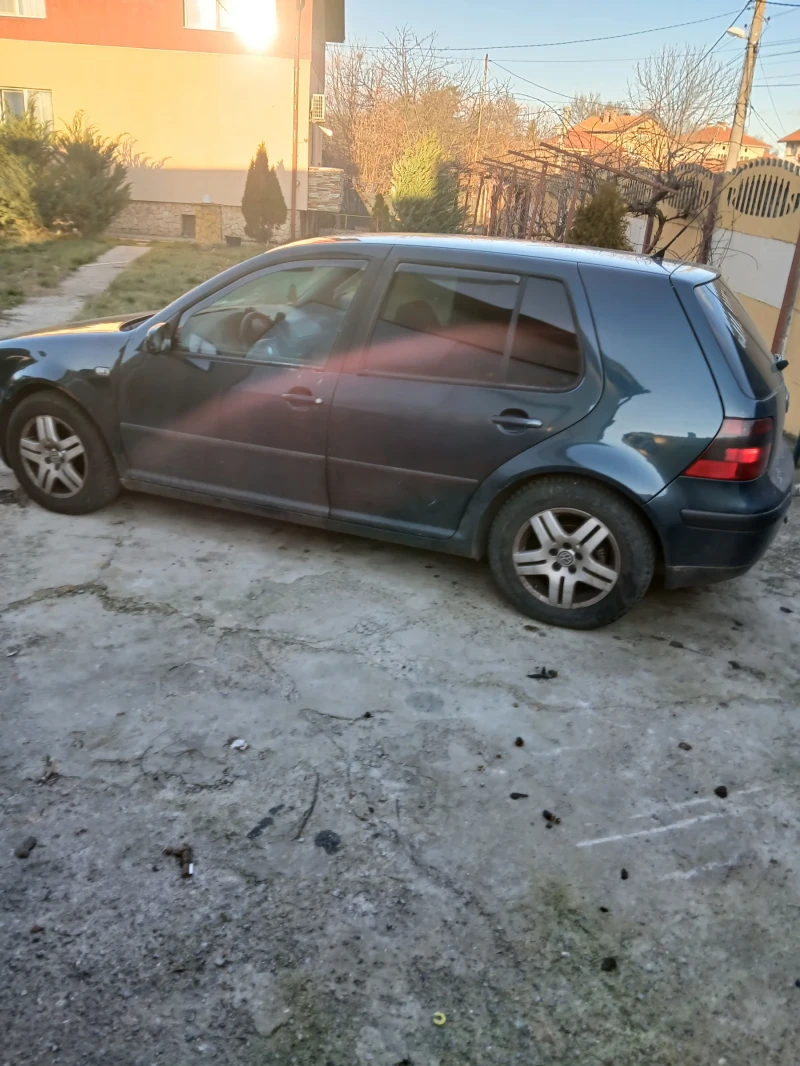 VW Golf 1.9 tdi, снимка 4 - Автомобили и джипове - 52938523