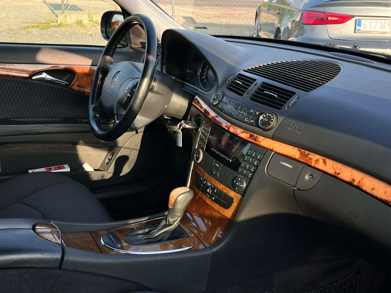 Mercedes-Benz E 200 200 kompresor, снимка 8 - Автомобили и джипове - 53175178