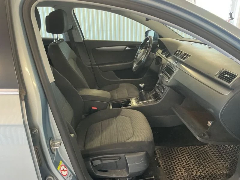 VW Passat 2.0 TDI Comfortline BlueMotion Tech, снимка 3 - Автомобили и джипове - 55467718